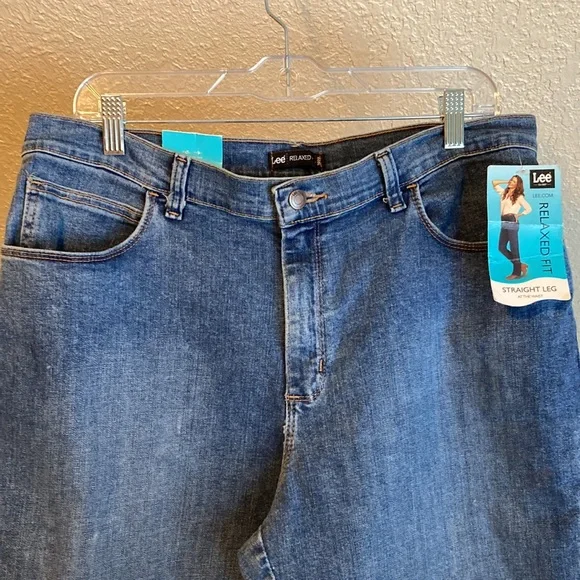 Lee women’s size 14 blue jeans - Picture 2 of 11